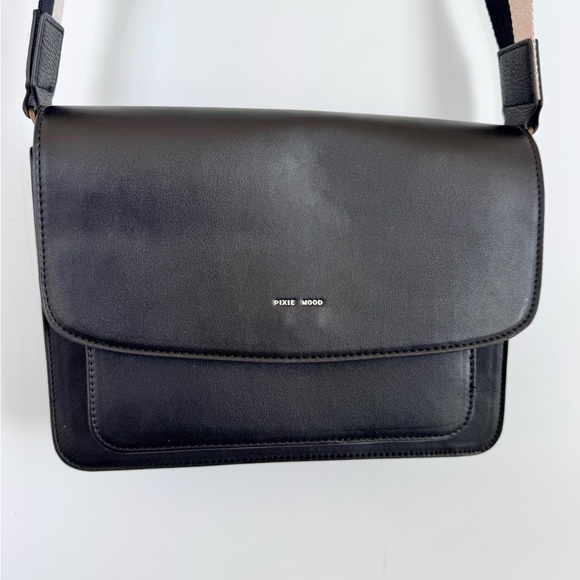 Pixie Mood Zoe Crossbody Black Vegan Leather - Picture 4 of 12